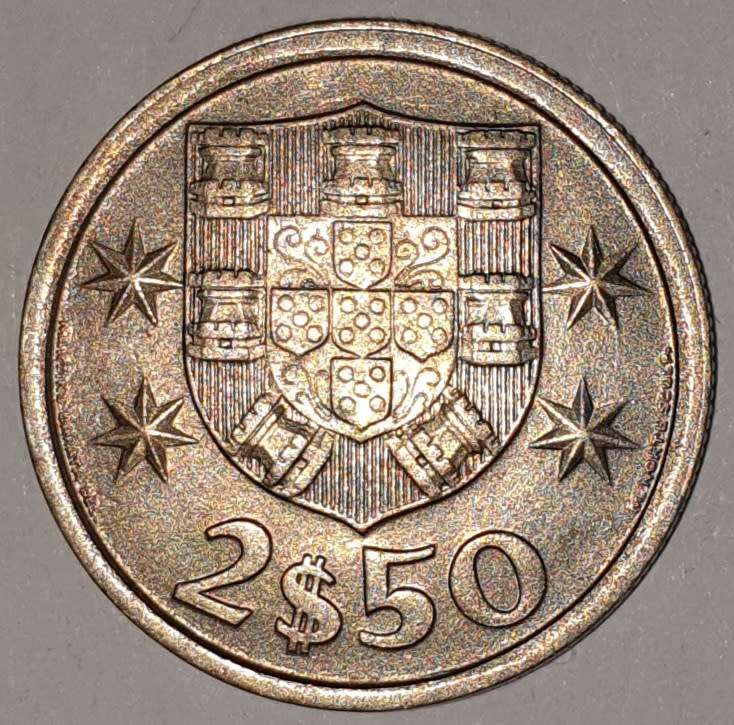 1965 - 2.5 ESCUDOS - 2$50 - 2 1/2 - PORTUGAL - PORTUGUESA - KM#590 - COPPER-NICKEL - PORTUGUESE